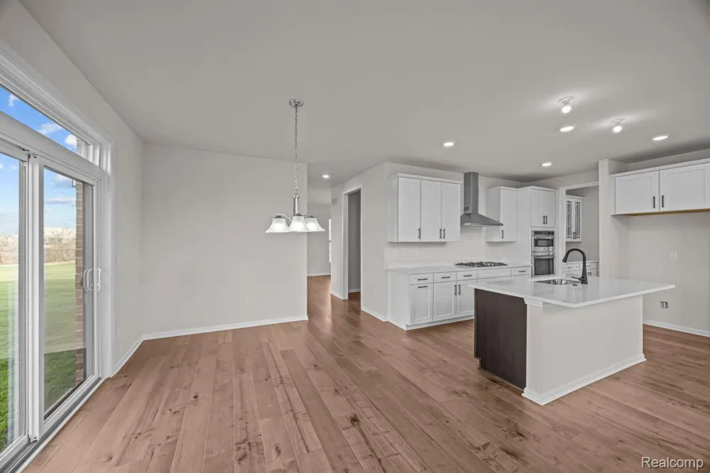 61904 Hevel Lane Washington Township, MI 48094