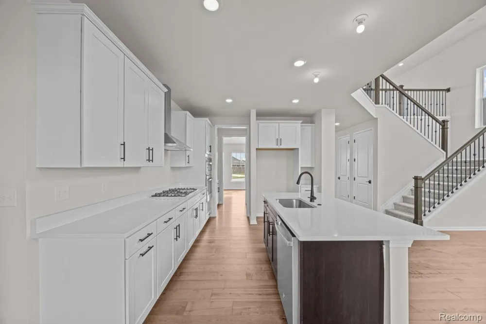 61904 Hevel Lane Washington Township, MI 48094