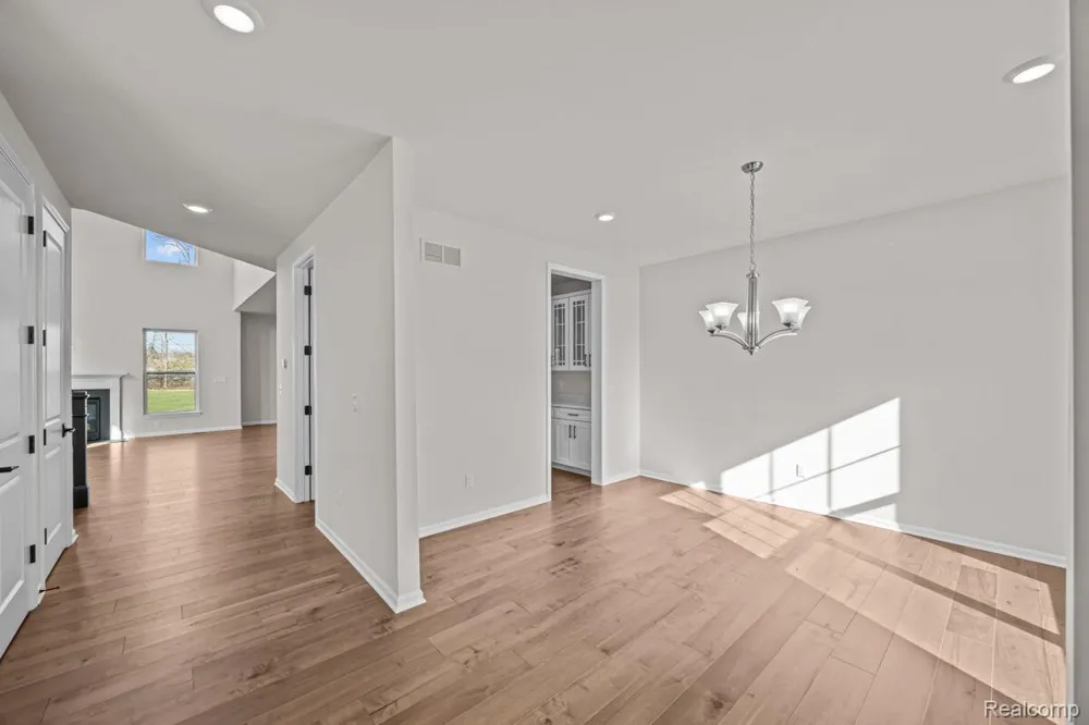 61904 Hevel Lane Washington Township, MI 48094