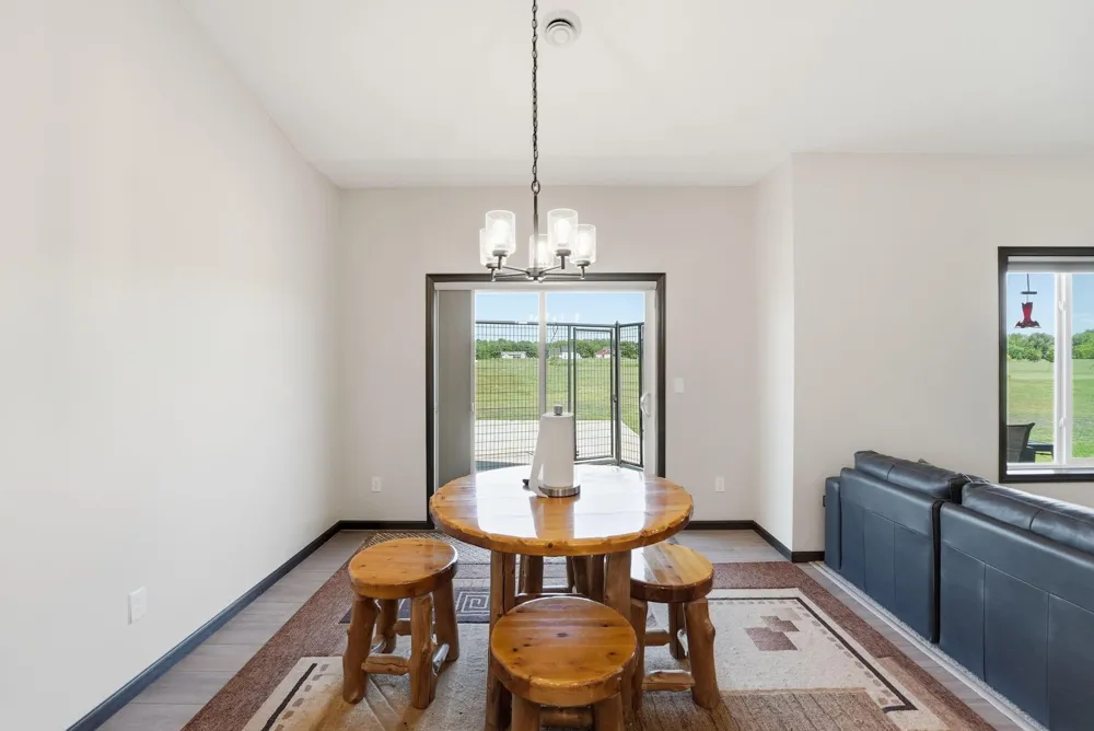 8594 Dolphin Road Princeton, MN 55371