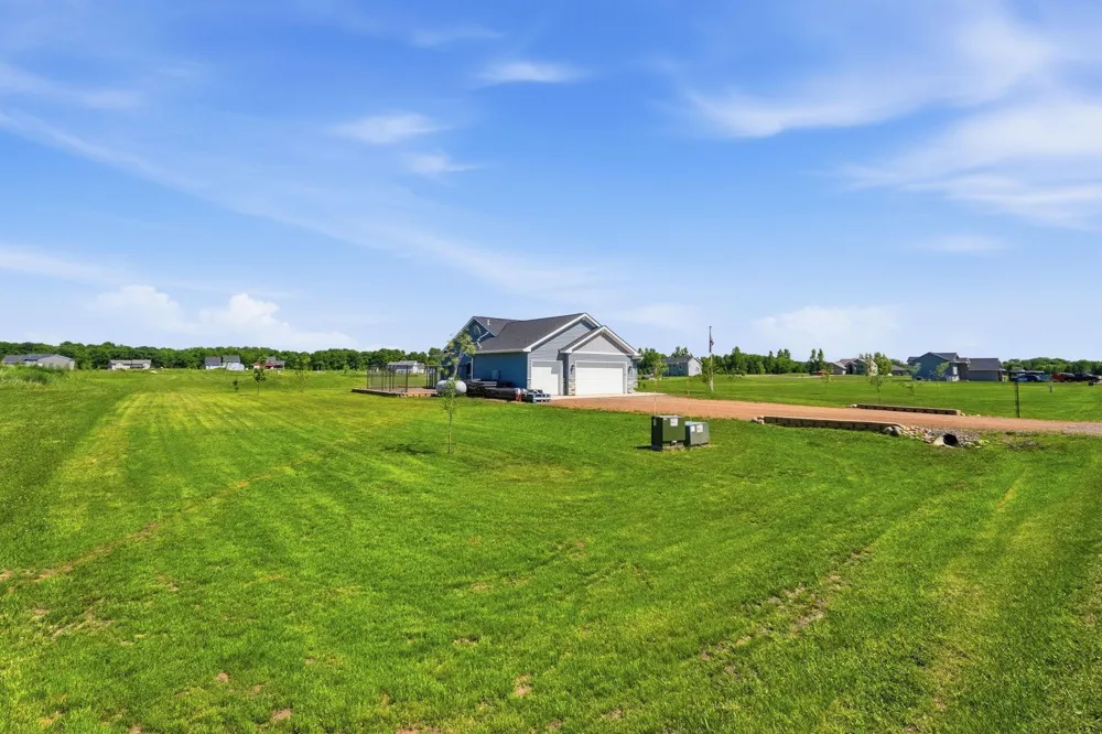 8594 Dolphin Road Princeton, MN 55371