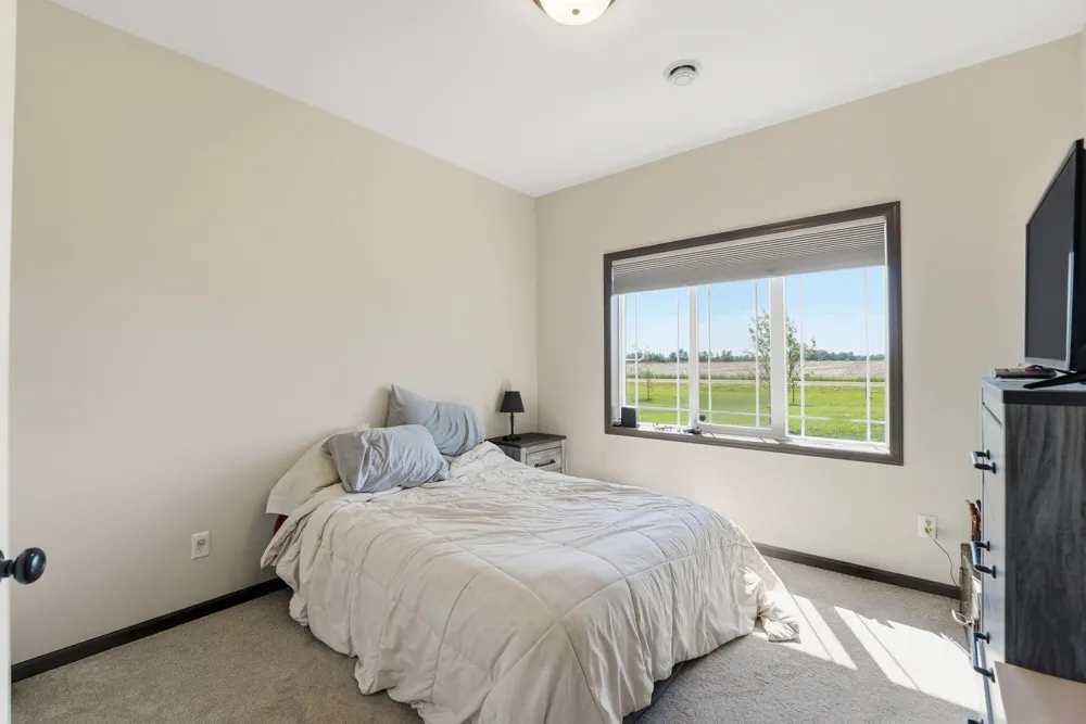 8594 Dolphin Road Princeton, MN 55371