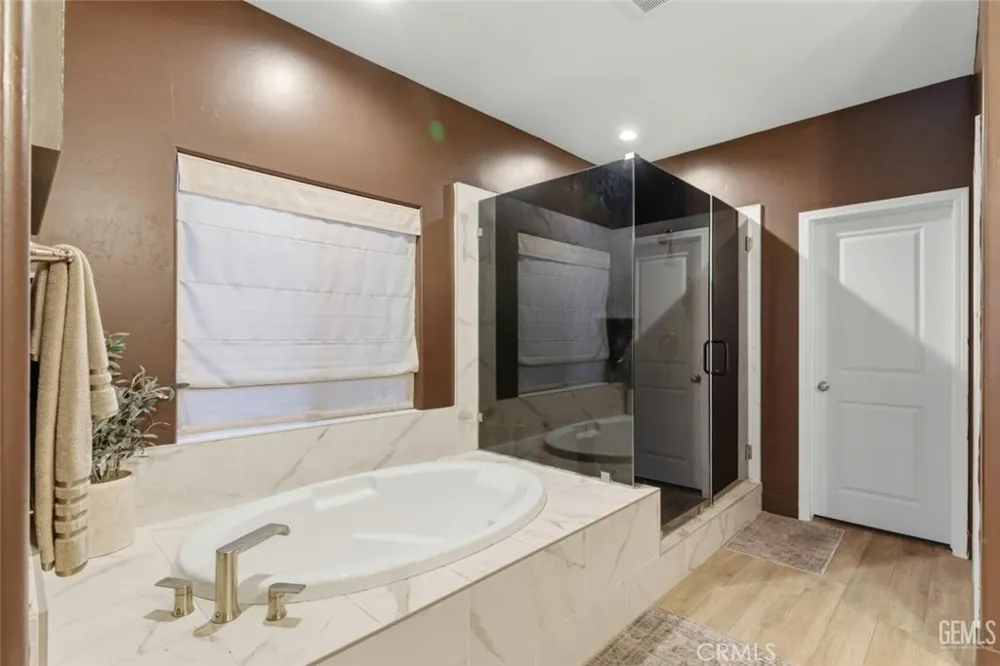 1008 Eckmann Shafter, CA 93263