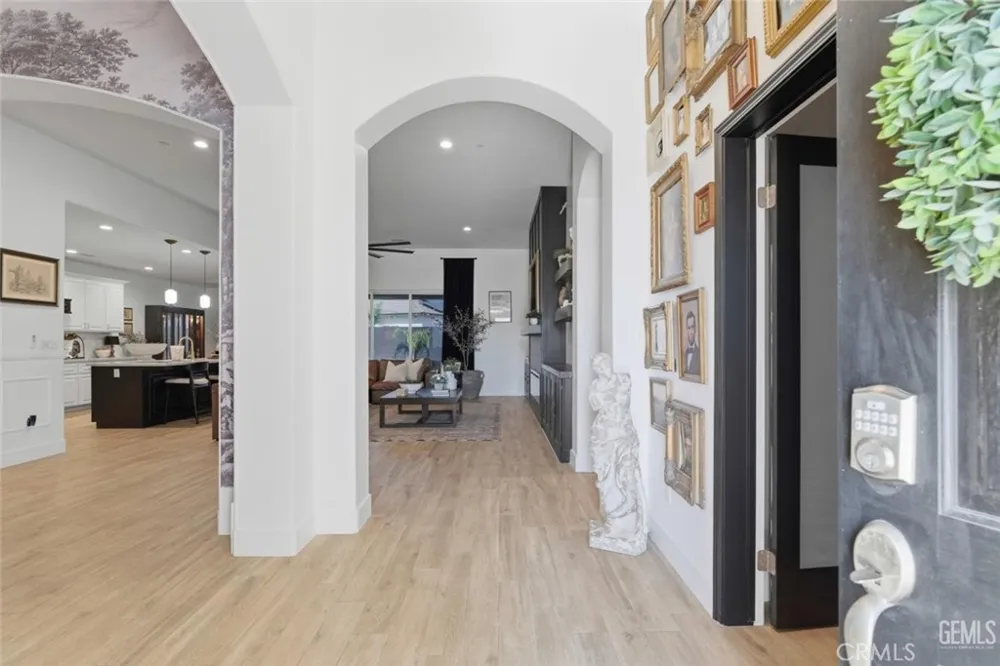 1008 Eckmann Shafter, CA 93263