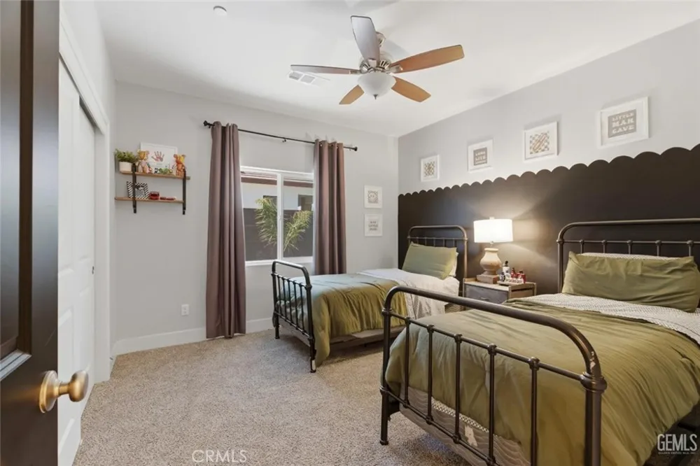 1008 Eckmann Shafter, CA 93263