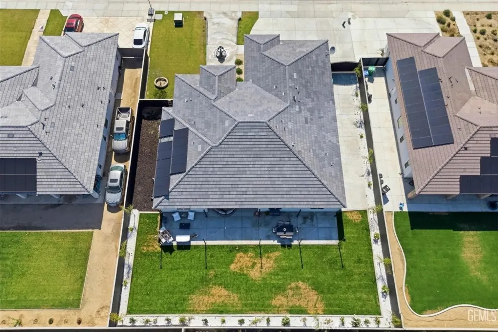 1008 Eckmann Shafter, CA 93263