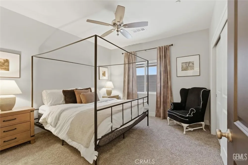 1008 Eckmann Shafter, CA 93263