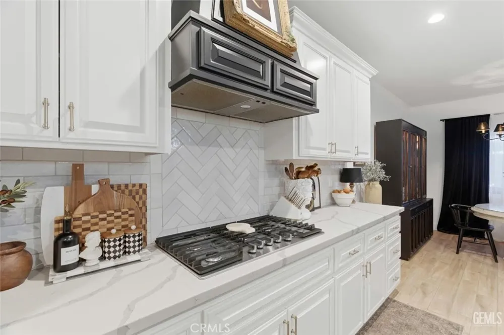 1008 Eckmann Shafter, CA 93263