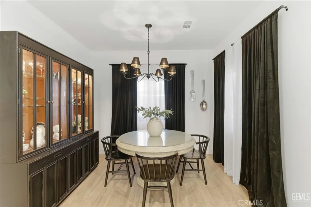 1008 Eckmann Shafter, CA 93263