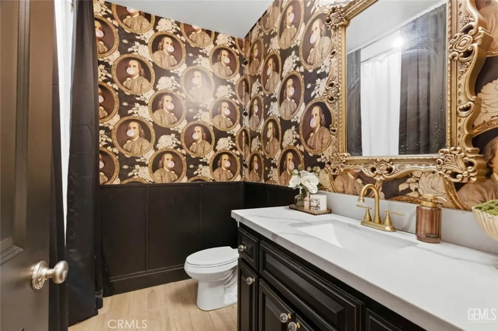1008 Eckmann Shafter, CA 93263