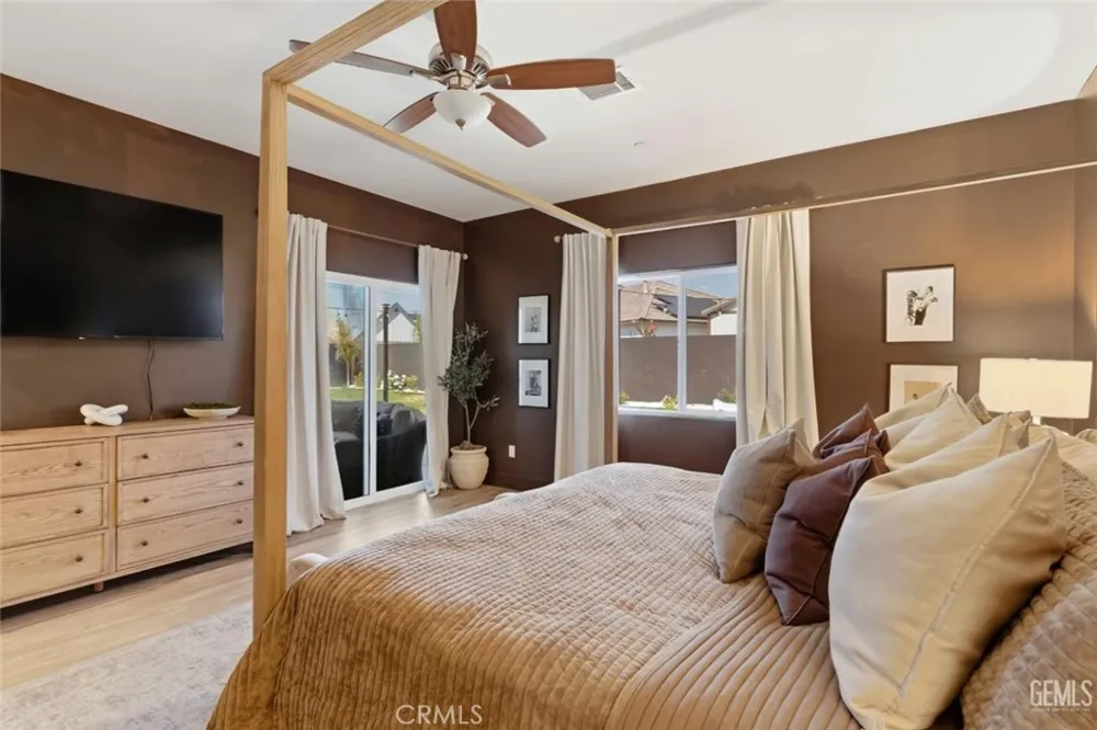 1008 Eckmann Shafter, CA 93263