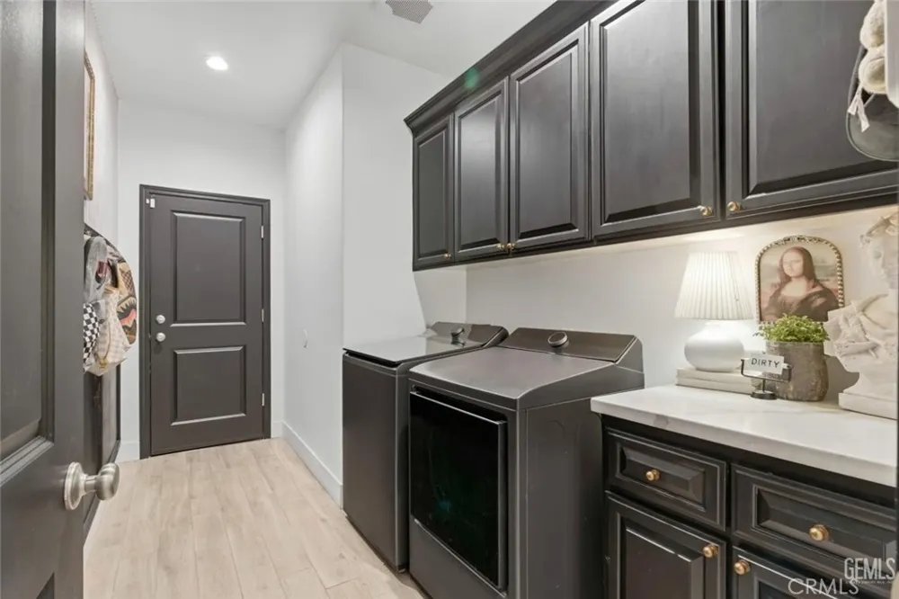 1008 Eckmann Shafter, CA 93263