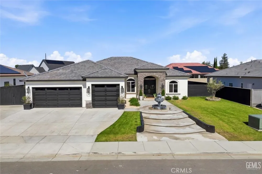 1008 Eckmann Shafter, CA 93263