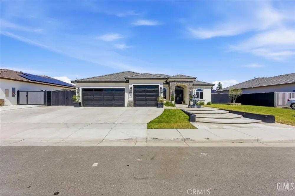 1008 Eckmann Shafter, CA 93263