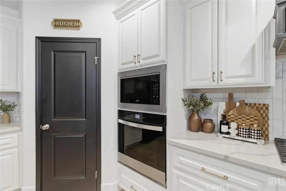 1008 Eckmann Shafter, CA 93263