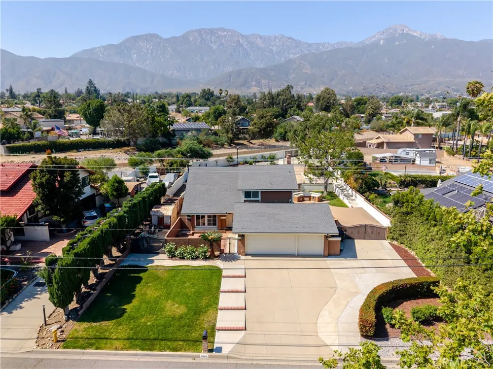 8344 Banyan Rancho Cucamonga, CA 91701