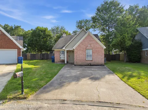 5795 Amaray Cove