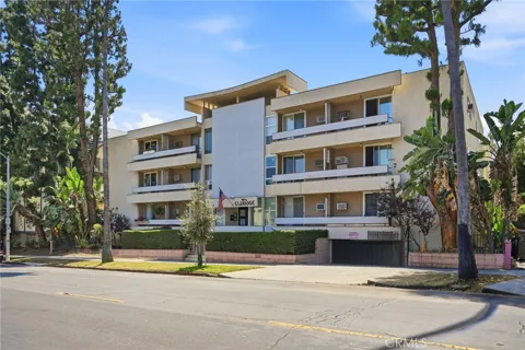 425 S Kenmore #206