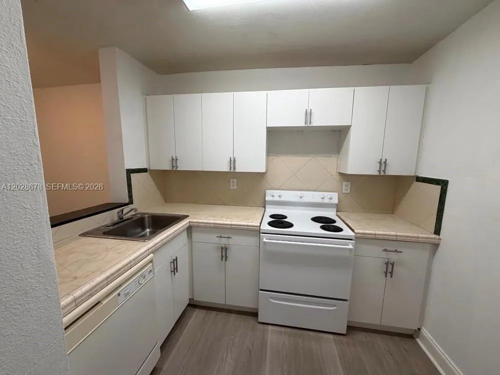 492 NW 165th St Rd #C-211 Miami, FL 33169