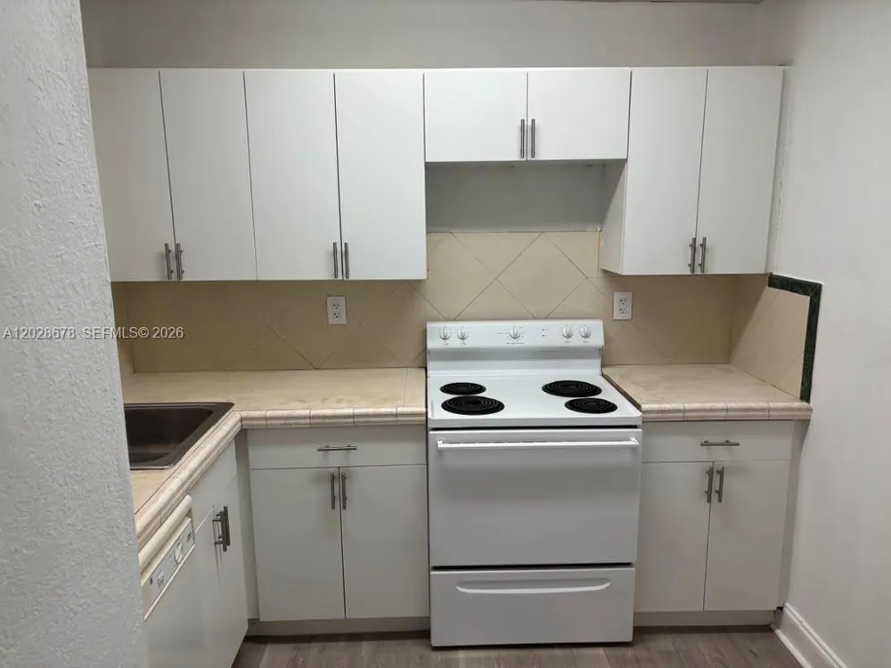 492 NW 165th St Rd #C-211 Miami, FL 33169