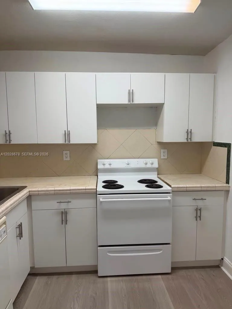 492 NW 165th St Rd #C-211 Miami, FL 33169
