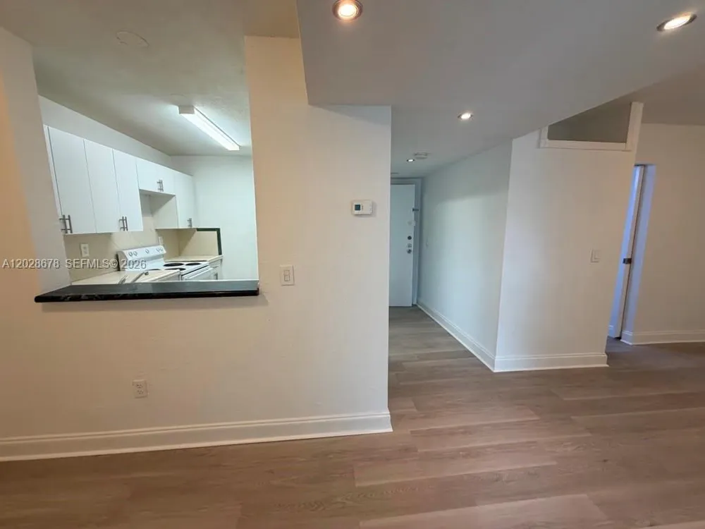 492 NW 165th St Rd #C-211 Miami, FL 33169