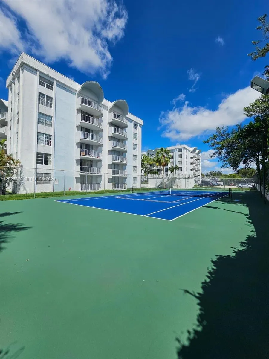492 NW 165th St Rd #C-211 Miami, FL 33169