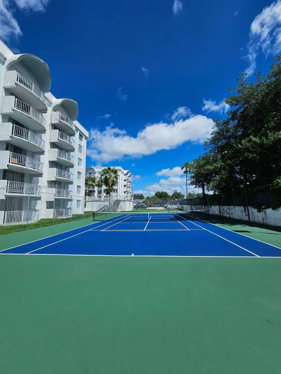 492 NW 165th St Rd #C-211 Miami, FL 33169