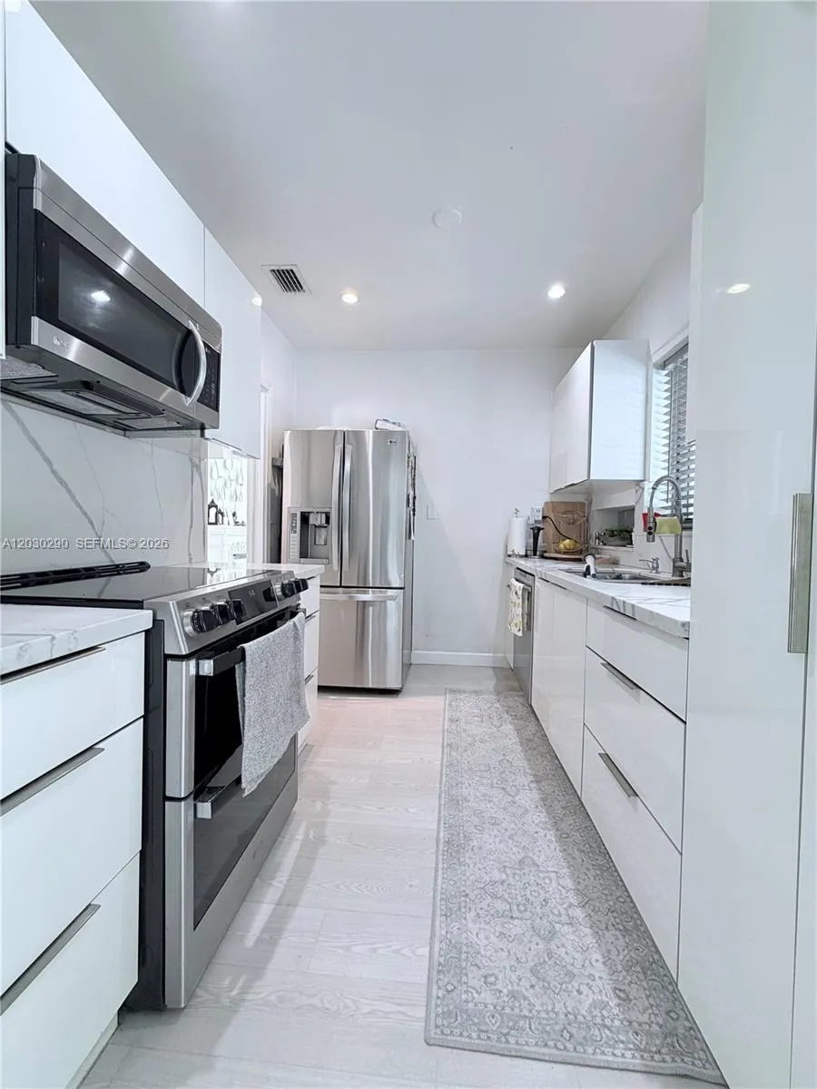 9021 Miami Ave El Portal, FL 33150
