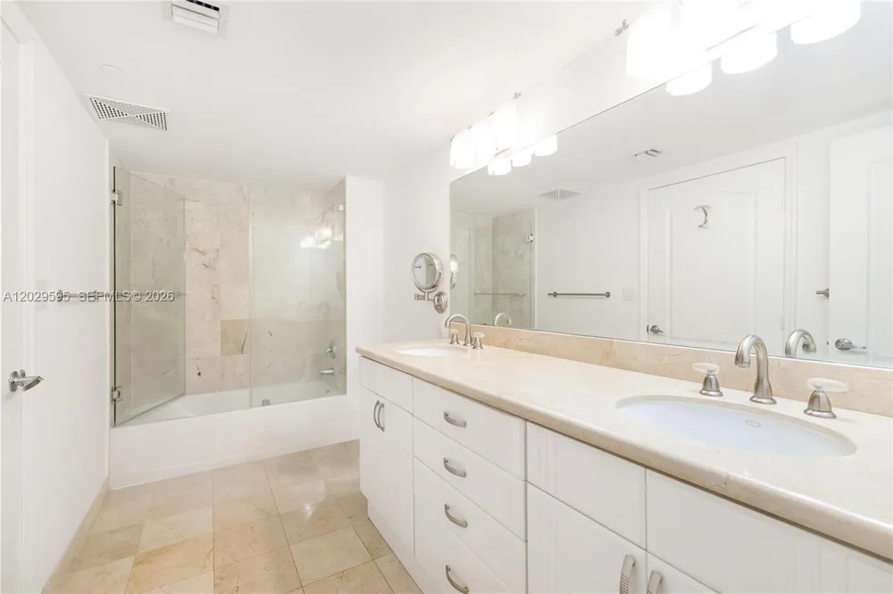 2101 Brickell Ave #1103 Miami, FL 33129