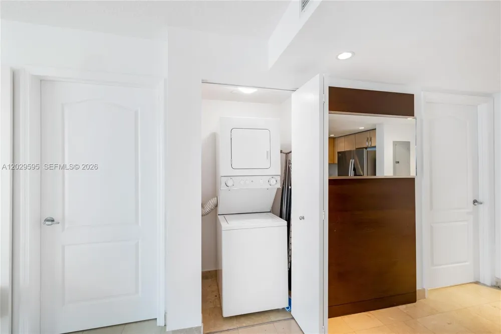 2101 Brickell Ave #1103 Miami, FL 33129