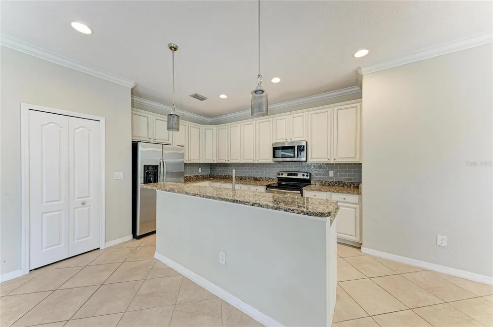 1986 MESIC HAMMOCK WAY Venice, FL 34292