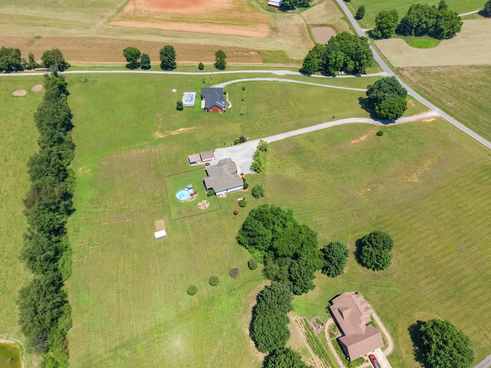 6734 Burgess Gower Rd Cedar Hill, TN 37032