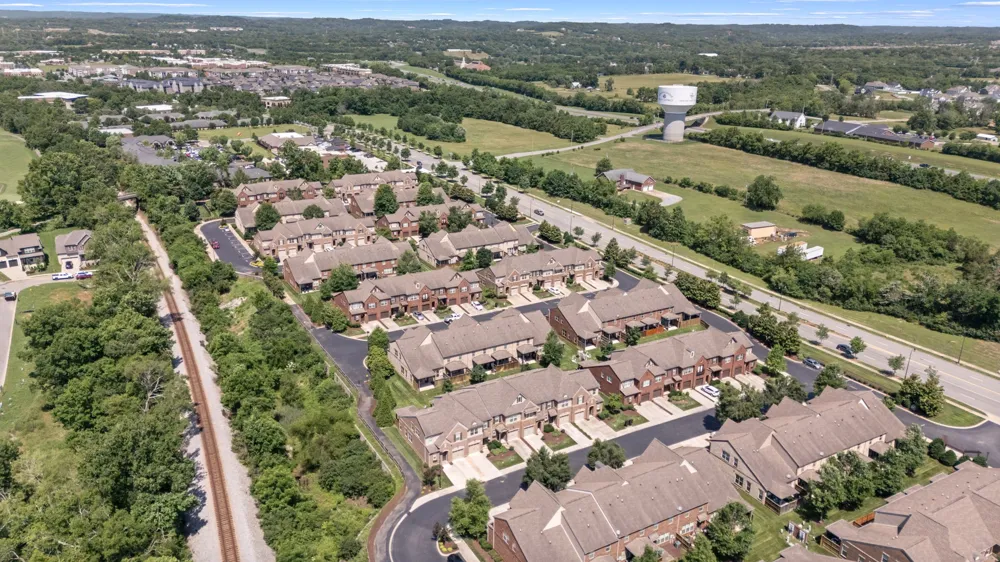 333 Coronado Pvt Cir Hendersonville, TN 37075