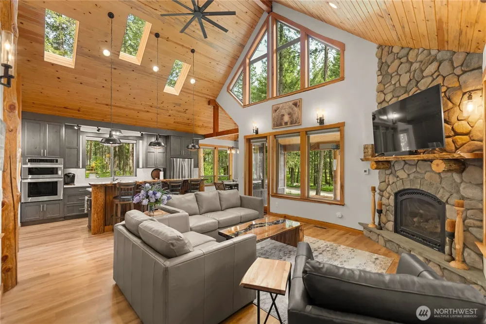 58 Liberty Lane Winthrop, WA 98862