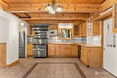 115 Lost River Road Mazama, WA 98833