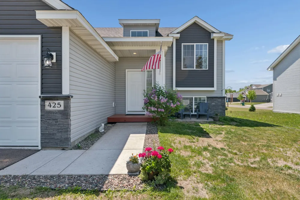 425 Eagle Street NW Isanti, MN 55040