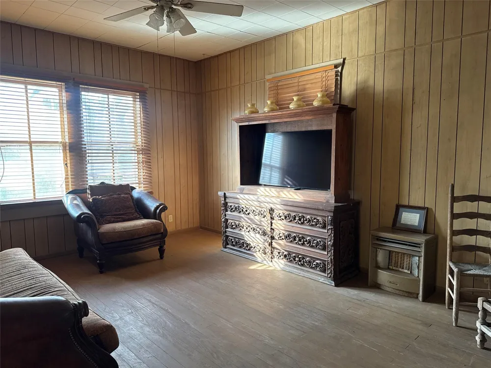 1302 19th Street Hempstead, TX 77445