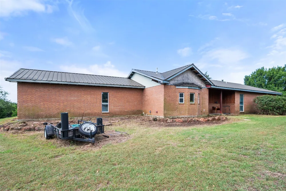 9326 NW County Road 1343 Blooming Grove, TX 76626