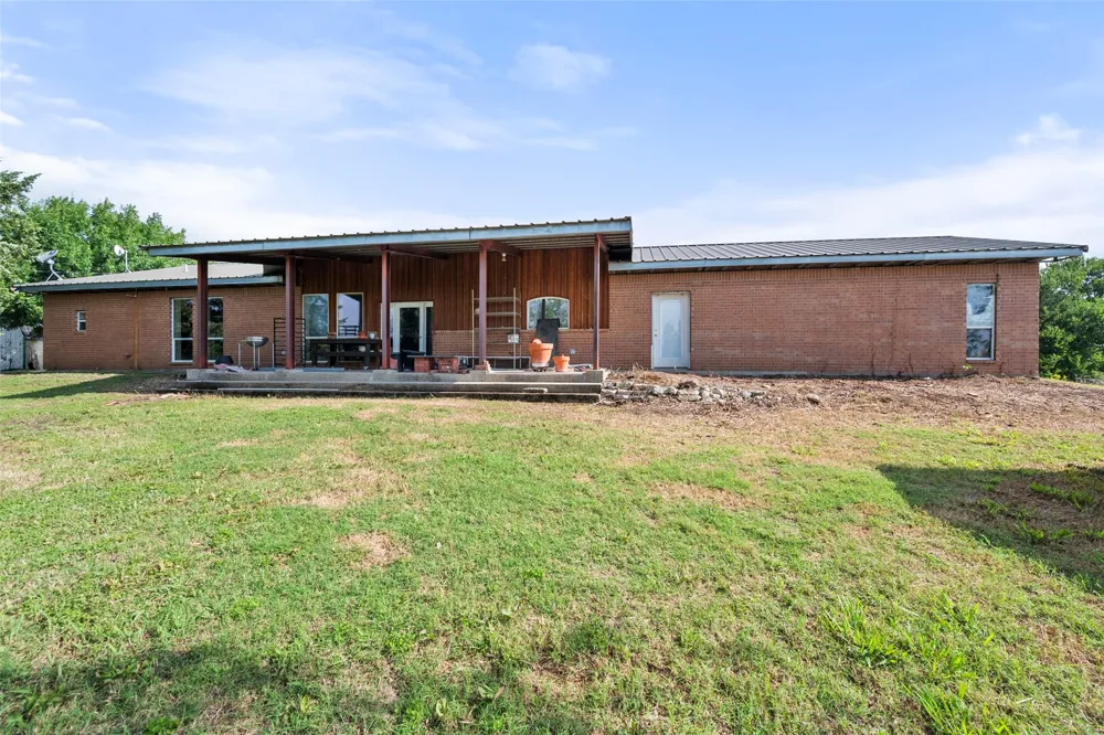 9326 NW County Road 1343 Blooming Grove, TX 76626