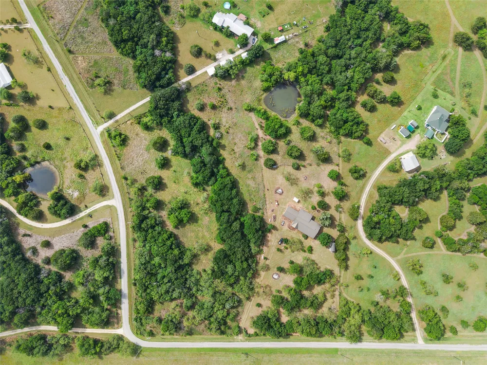 9326 NW County Road 1343 Blooming Grove, TX 76626