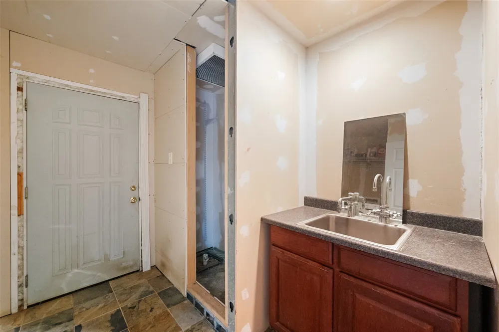 9326 NW County Road 1343 Blooming Grove, TX 76626