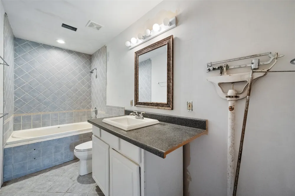 9326 NW County Road 1343 Blooming Grove, TX 76626