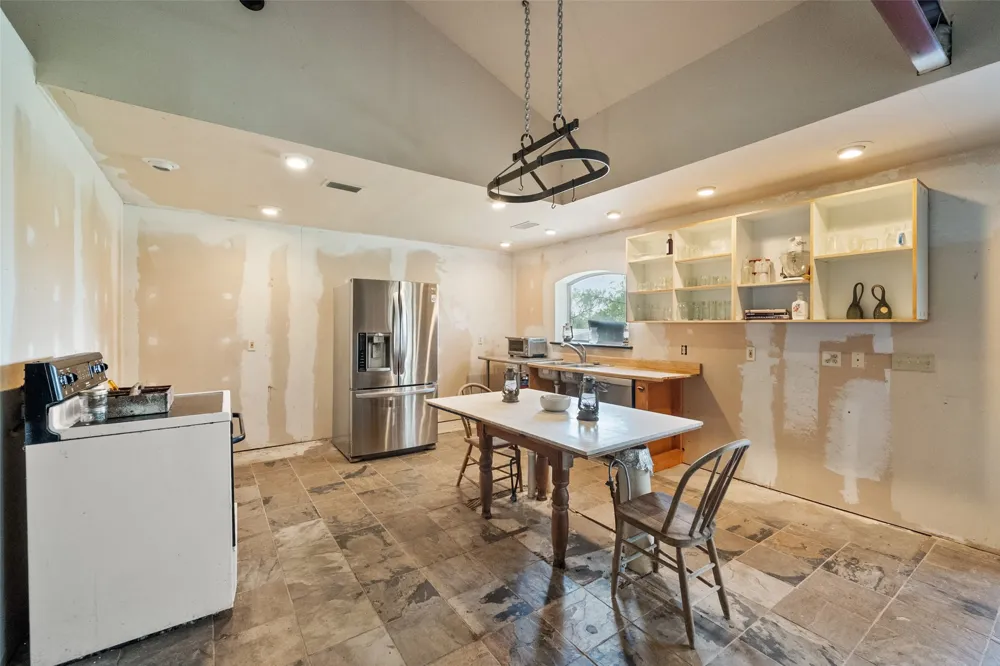 9326 NW County Road 1343 Blooming Grove, TX 76626