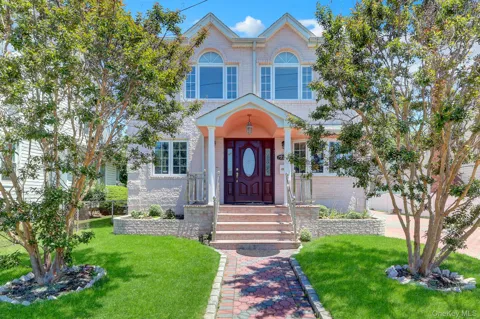 32 3rd Avenue