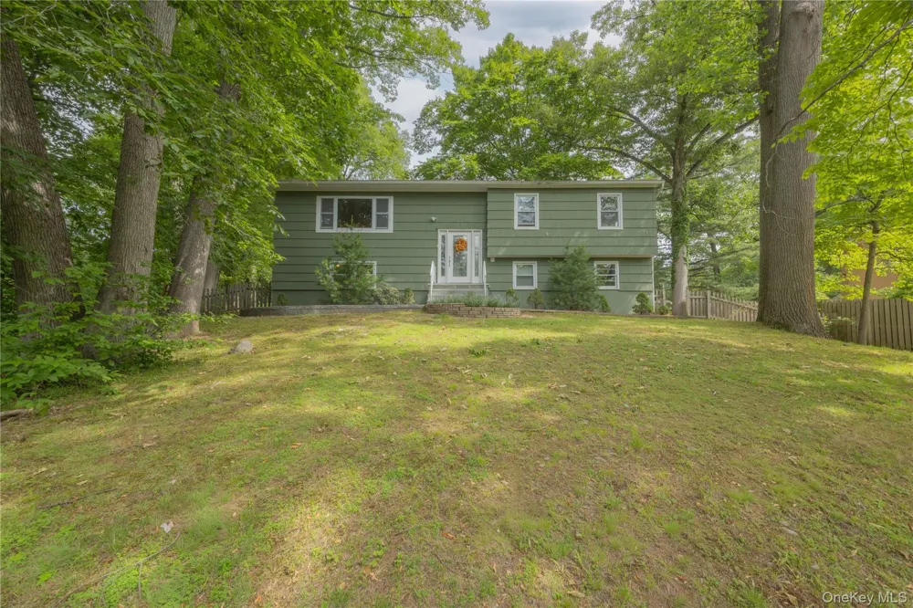 11 Guterl Terrace Pearl River, NY 10965