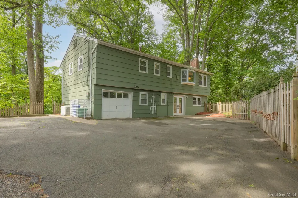 11 Guterl Terrace Pearl River, NY 10965