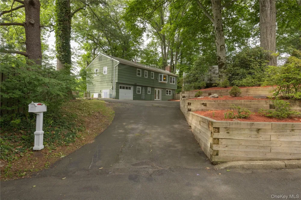 11 Guterl Terrace Pearl River, NY 10965