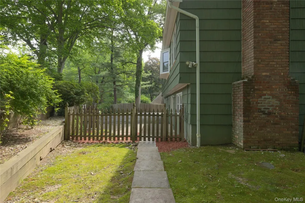 11 Guterl Terrace Pearl River, NY 10965