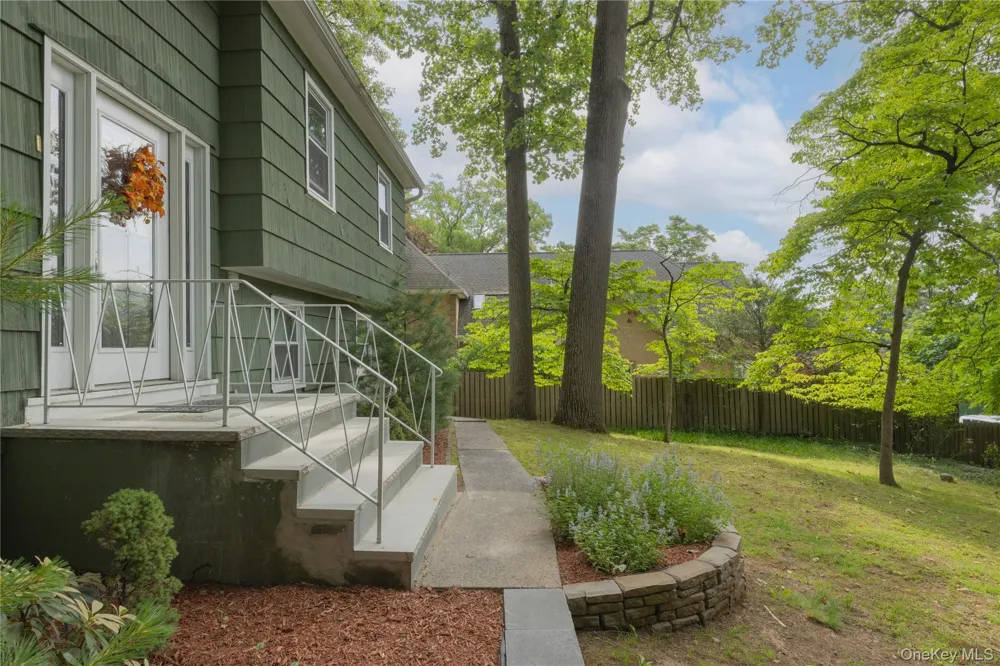 11 Guterl Terrace Pearl River, NY 10965